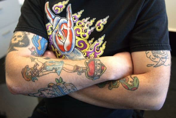 Evaluar los efectos de la tinta es complejo porque en la mayoría de los países se le considera cosmética, dijo a la agencia Reuters el Dr. Andreas Luch, autor principal del estudio.