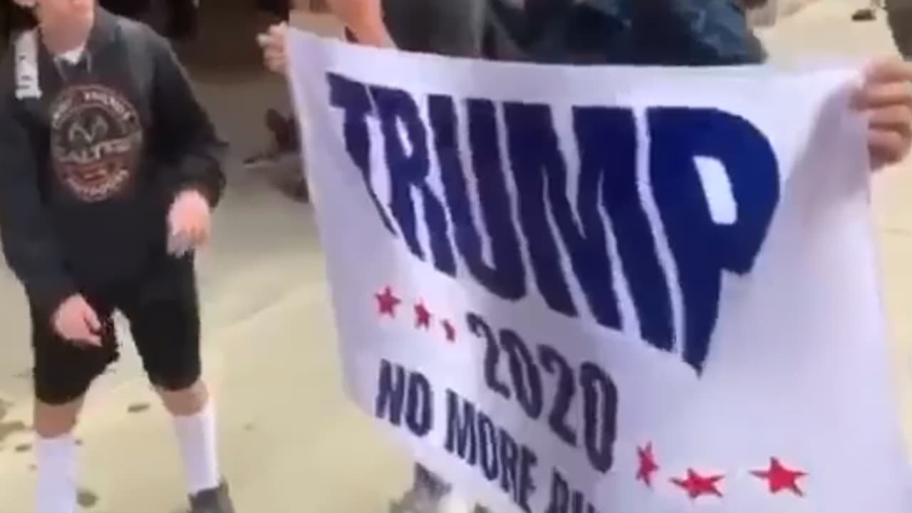 Carteles de Donald Trump desata una pelea entre estudiantes de una escuela en Georgia