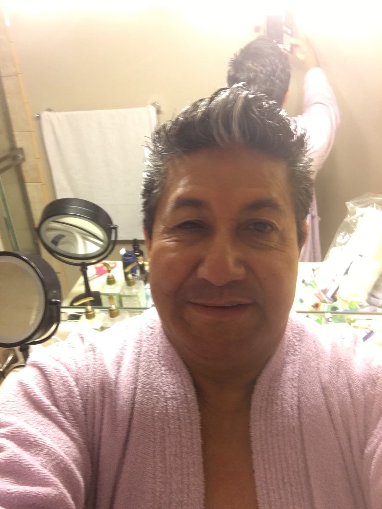 Pero esta vez, le tocó perder y como buen hombre, en cuanto terminó el partido pagó.