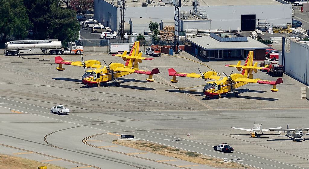 Canadá envió hidroaviones como los de la imagen para ayudar en la lucha contra los incendios de Los Ángeles. (Photo by Kevork Djansezian/Getty Images) (Photo by Kevork Djansezian/Getty Images)