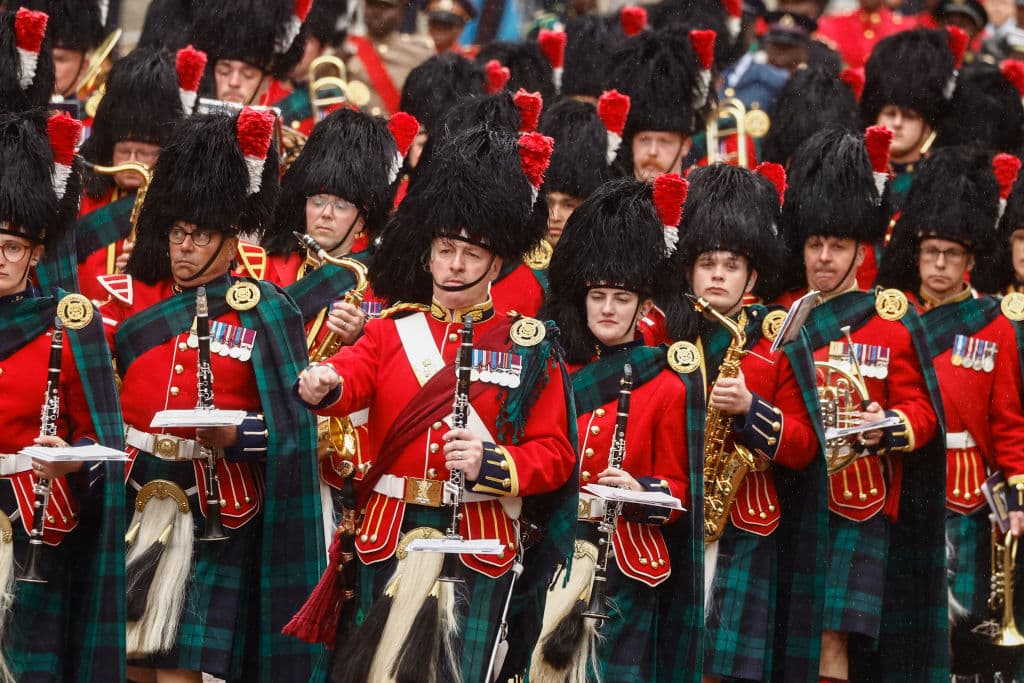 Tropas marchando como parte de las distintas ceremonias que conformaron la coronación del rey Carlos III, en The Mall, este sábado 6 de mayo de 2023 en Londres.
