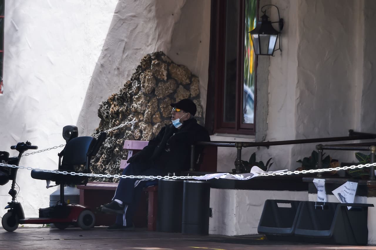 Los primeros en vacunarse serán los ancianos que viven en los asilos.
<br>