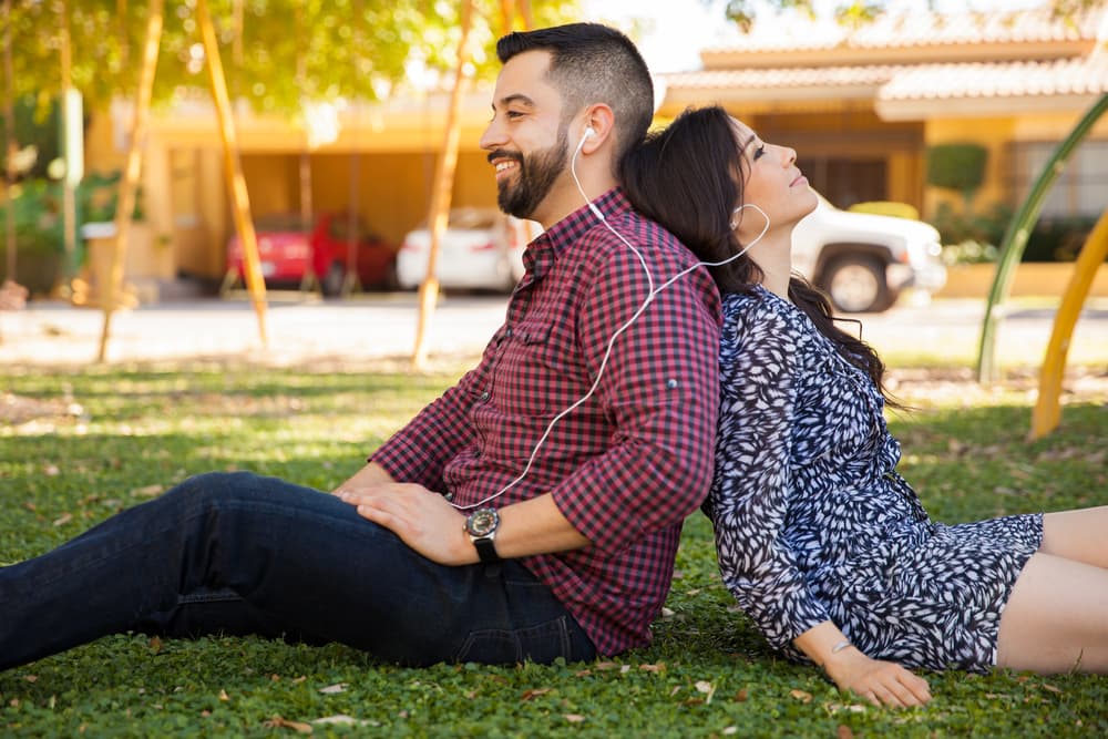 Piscis: Los artísticos y creativos suelen buscar la belleza en todo lo que los rodea. Suelen sentirse identificados con la música romántica.