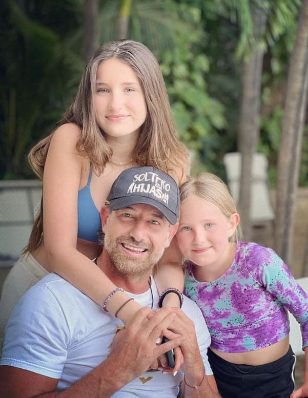 Sobre su hija mayor Elissa Marie, quien ya ha participado en tres producciones, dijo que todavía es muy pronto para decir que seguirá sus pasos en la actuación, pues solo tiene 13 años.
<br>