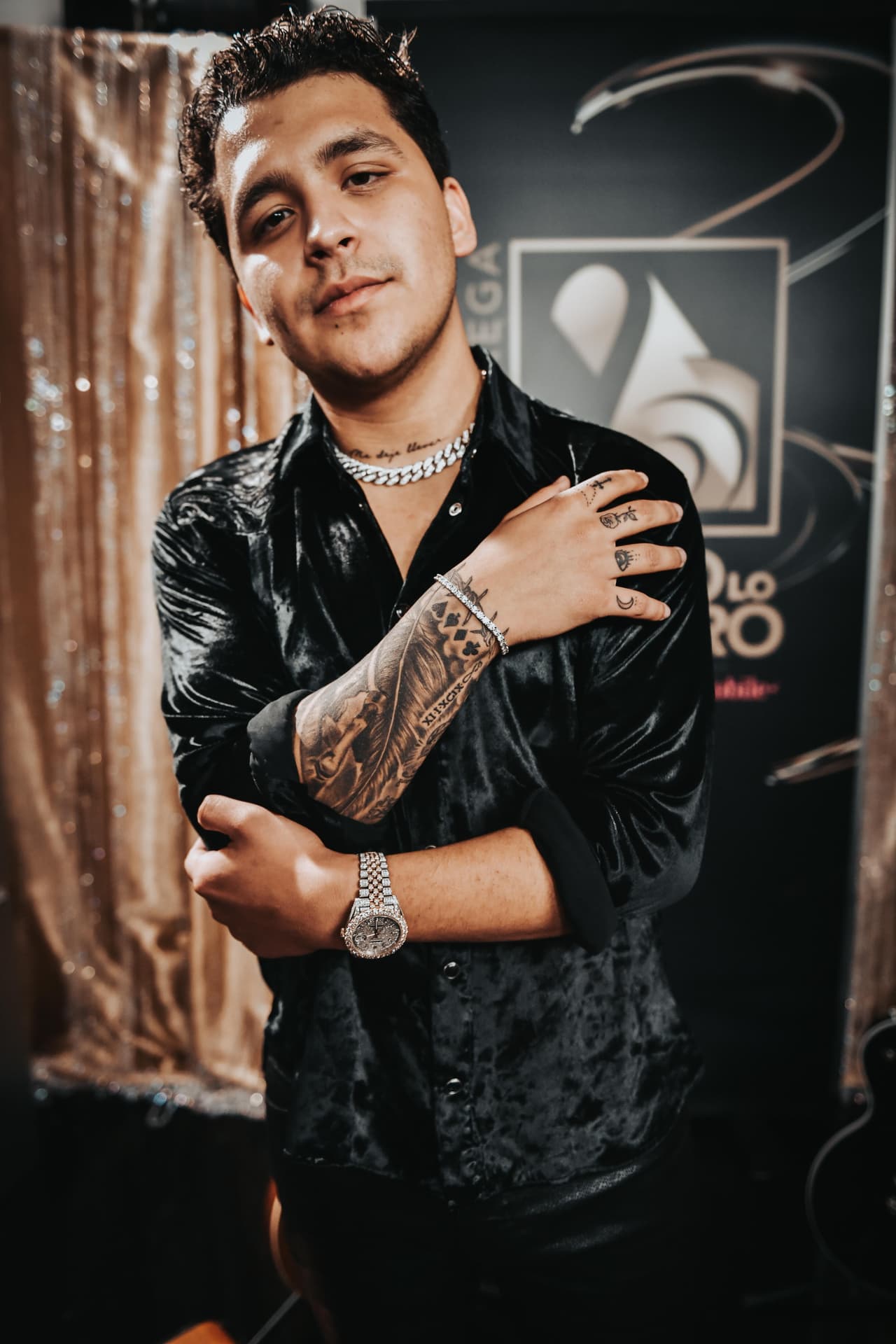 Dijo que aún no se ha hecho uno en honor a su más reciente éxito
<b>'Nada nuevo', </b>el cual refleja las desilusiones que ha sufrido en la vida.