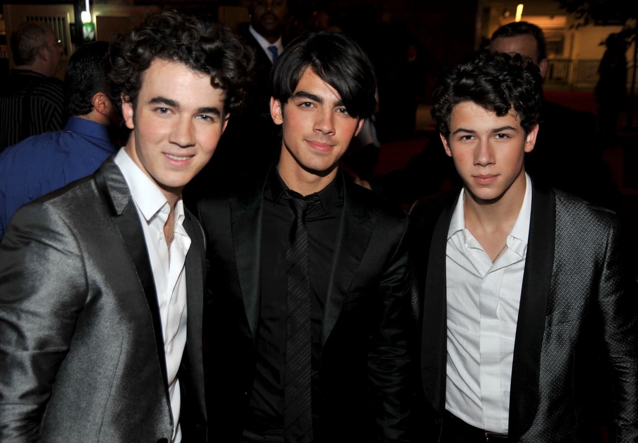 <b>Nick Jonas </b>
<br>El más joven de la popular banda ‘
<b>Jonas Brothers</b>’ celebrará su cumpleaños número 30 en septiembre de 2022. Recordado por su participación en ‘
<b>Camp Rock</b>’, la celebridad conquistó a sus seguidores por sus diversos personajes.