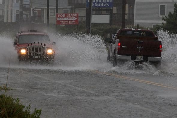 Hasta el momento este año se han formado siete tormentas tropicales y tres huracanes, dos de ellos "Danielle" y "Earl", de categoría 4 en la escala Saffir-Simpson.