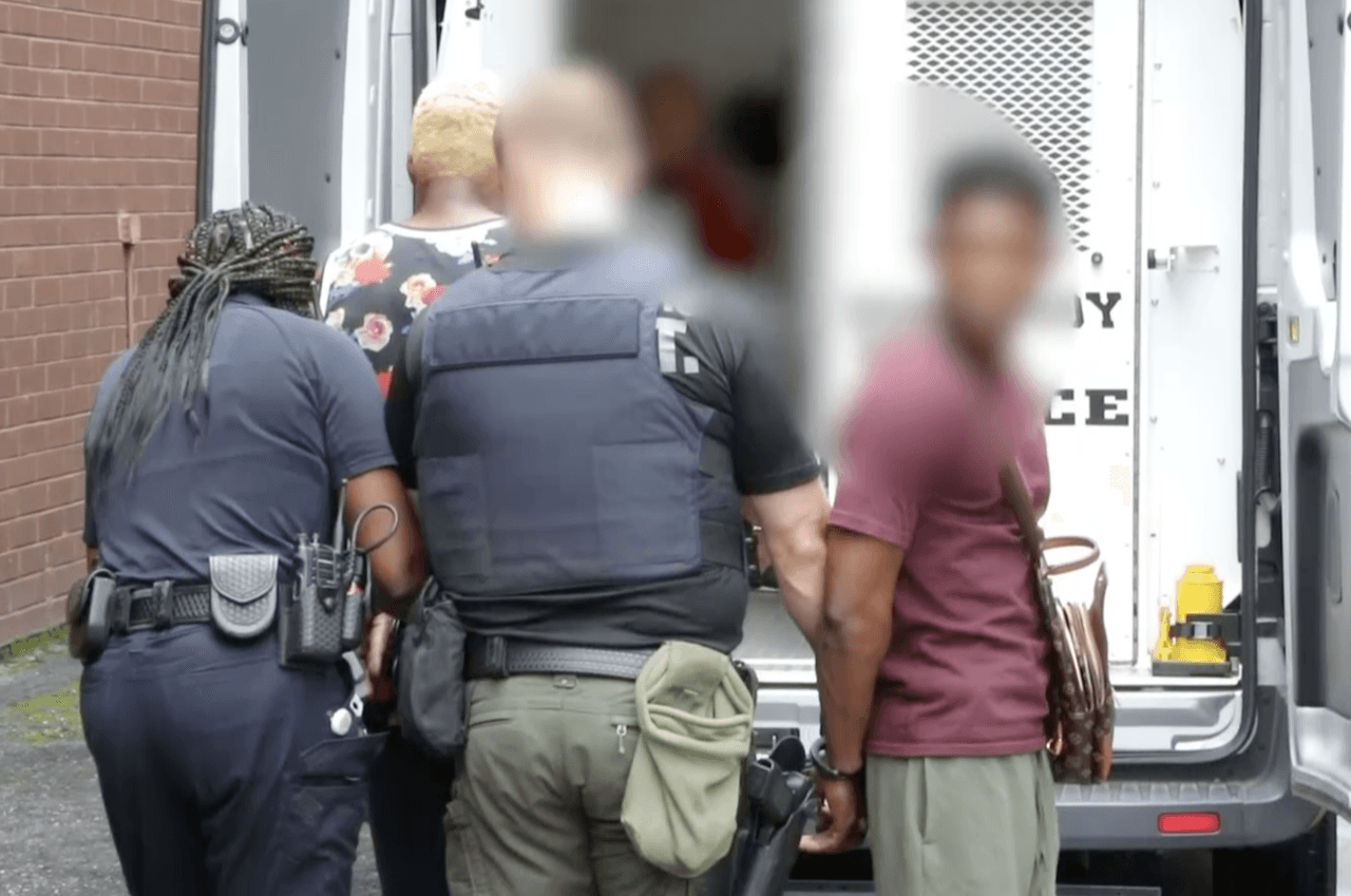 Cinco menores residentes de Arizona rescatados de traficantes sexuales