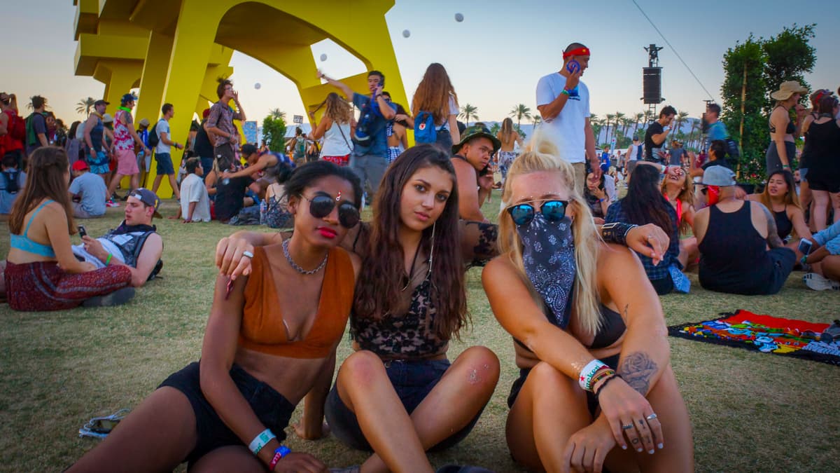 Una tormenta de arena paso ligeramente en las inmediaciones del festival.