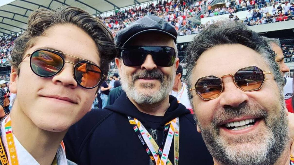 José Manuel Mijares mantiene un perfil más reservado.