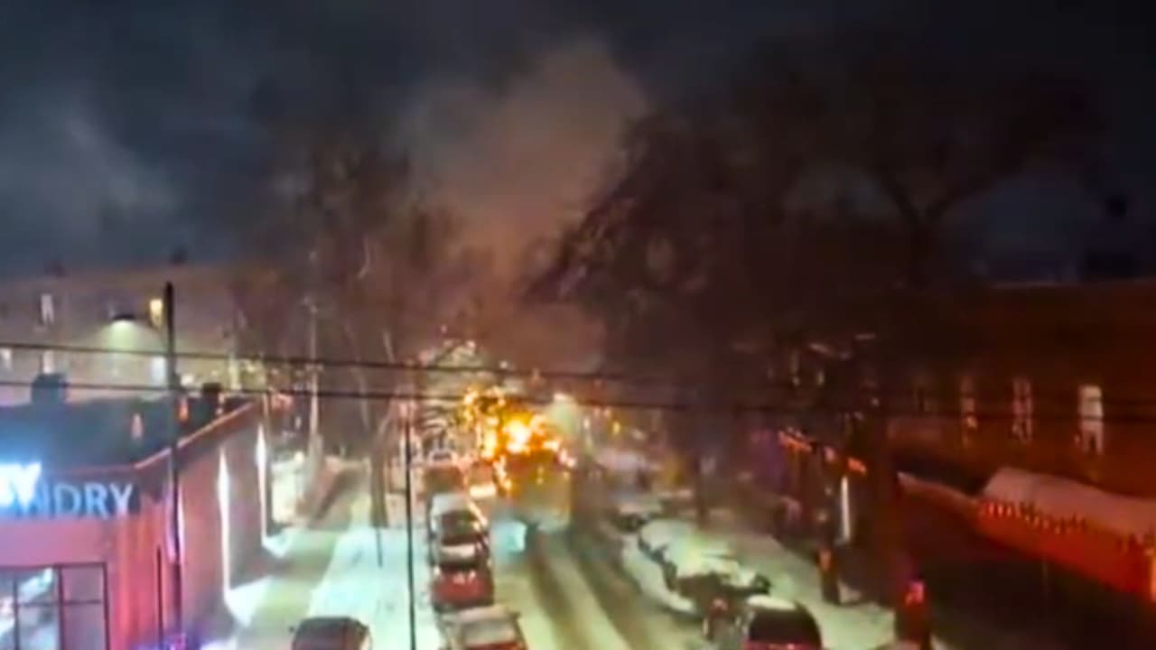 Bomberos investigan incendio en apartamento de Humboldt Park