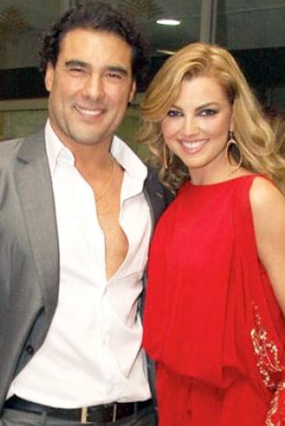 La revista TVNotas publicó que, a finales del año 2012, Marjorie había comenzado una relación con el actor Eduardo Yáñez. Ambos estaban trabajando en la telenovela 'Amores Verdaderos'.