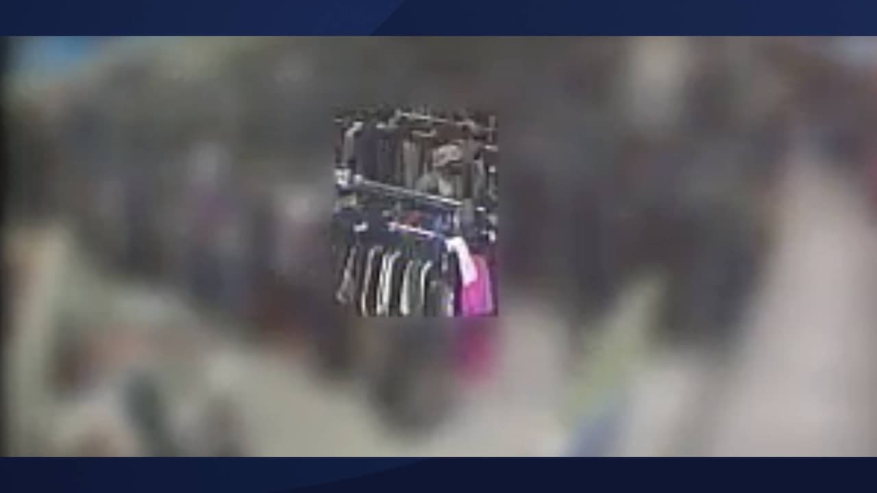 Los hechos ocurrieron el 26 de noviembre por la noche en la tienda Ross ubicada en la cuadra 
<a href="https://goo.gl/maps/DcAu4WX8CDkPvFxMA" target="_blank">1751 al oeste de Bethany Home Road en Phoenix</a>.