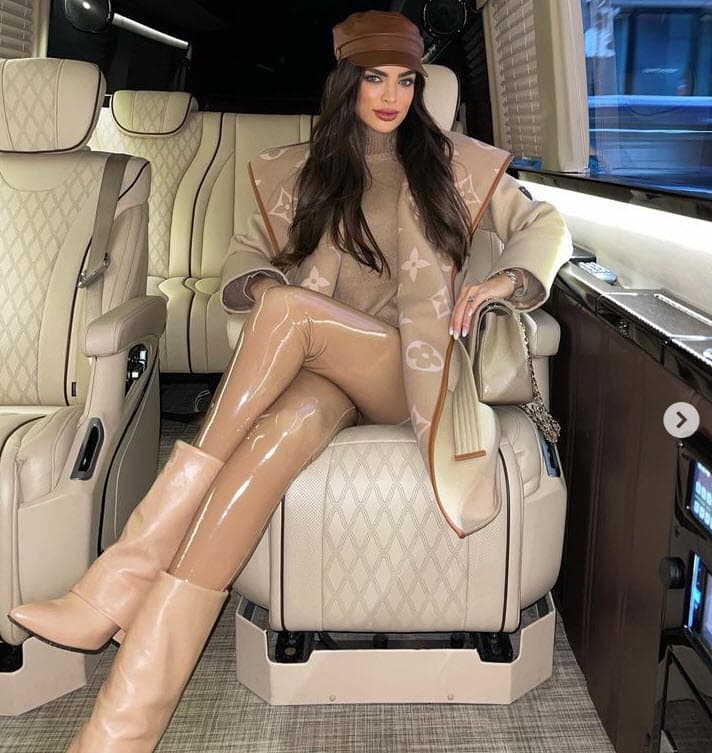 Nadia Ferreira se comprometió con el intérprete de 'Vivir mi vida' tan solo cuatro meses después de haber comenzado una relación y, según muestran en sus redes sociales, cada día derrochan más amor.