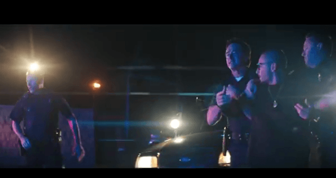 OMG! Maluma causó tremendo revuelo cuando se publicó un video donde un grupo de policías lo están deteniendo.