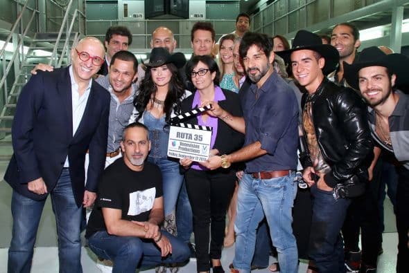 Julio estará rodeado de un gran elenco en esta serie que te atrapará con su adrenalina.