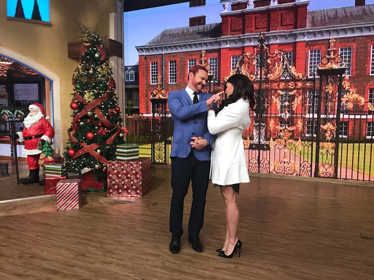 En todo momento los vimos muy cariñosos, él príncipe definitivamente es muy tierno.