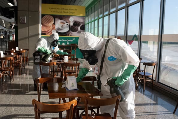 <b>Fase 4| </b>Llamada
<b> Preparación pandémica, </b>esta fase busca aumentar la preparación para la próxima amenaza para la salud pública. La etapa 4 implica invertir en la infraestructura científica, de salud pública y médica, con atención a la resiliencia comunitaria en busca del bienestar psicológico y social de la comunidad. Esta fase debería brindar la oportunidad de remediar las deficiencias del sistema de salud, la salud pública y la preparación que fueron reveladas por la pandemia delcoronavirus. (Fase 4)