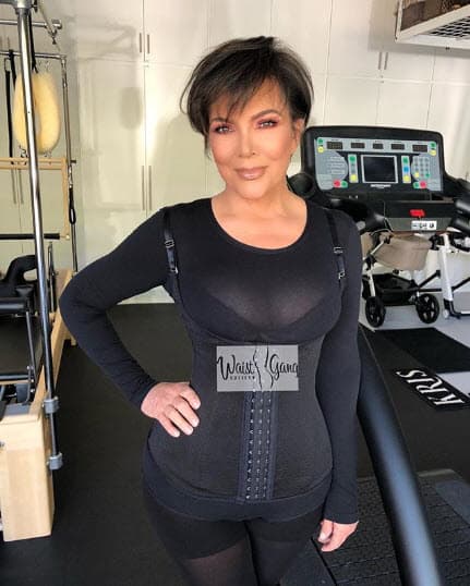 Kris Jenner, de 62 años de edad, también destaca entre las abuelas famosas.