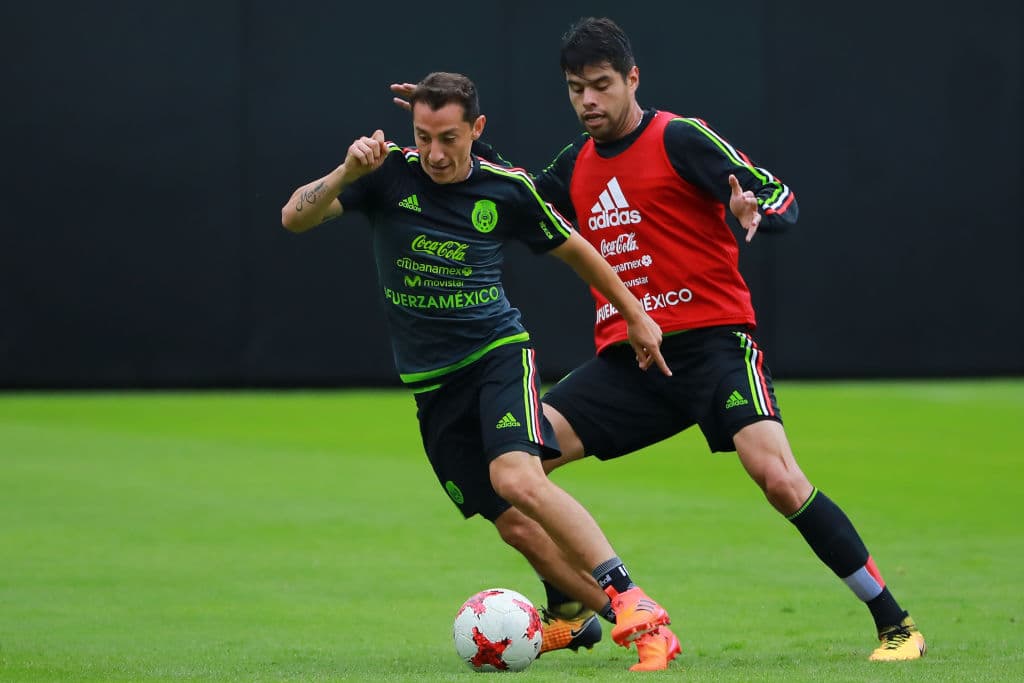 Sin embargo, un tipo de su estatura (1,89 m) no ha pasado inadvertido por los diferentes técnicos nacionales. Suma un total de 27 llamados con el Tricolor mayor.