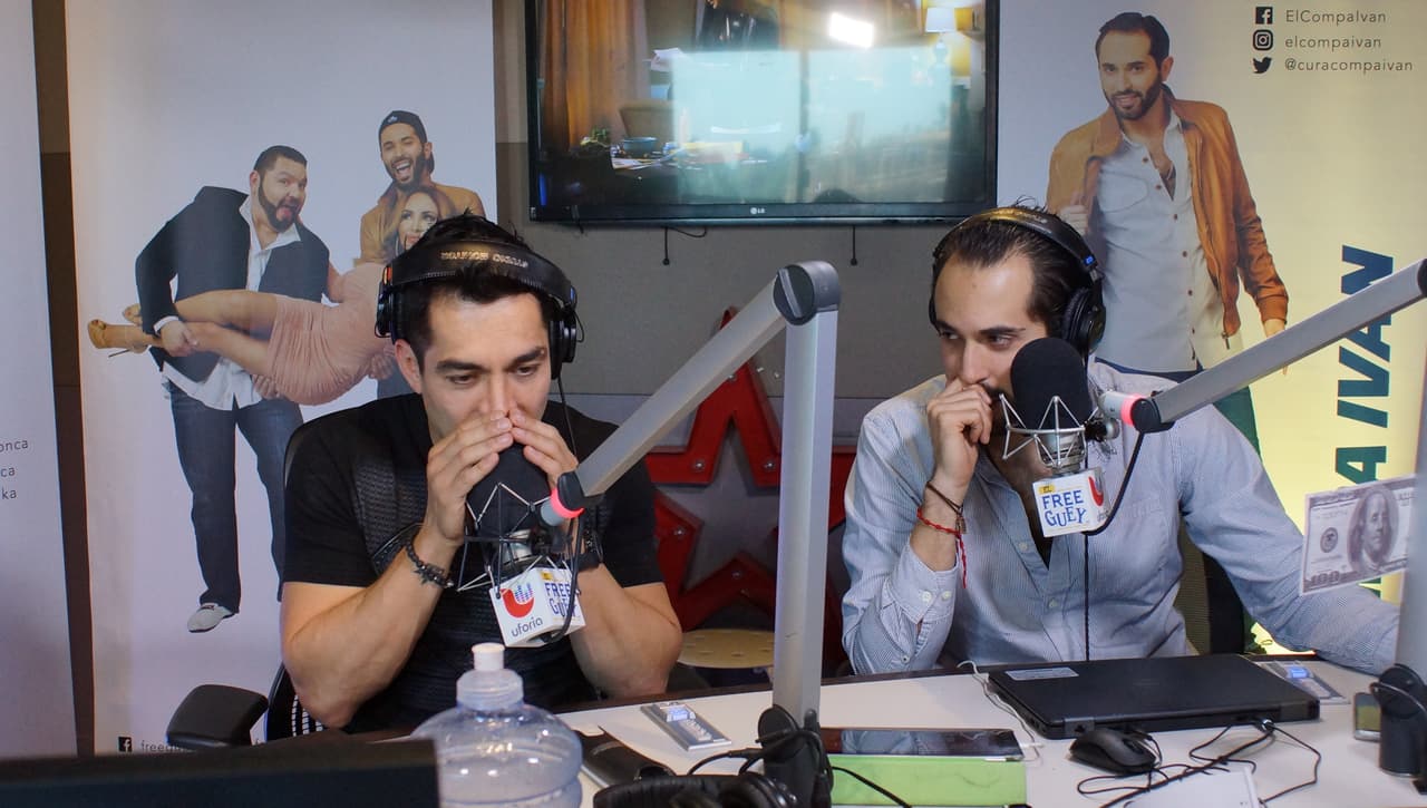 <b><a href="http://www.univision.com/temas/omar-chaparro">Omar Chaparro</a></b> se metió al 
<b><a href="http://www.univision.com/temas/el-free-guey">Free-guey show</a></b> y nos contagió con toda su alegría.