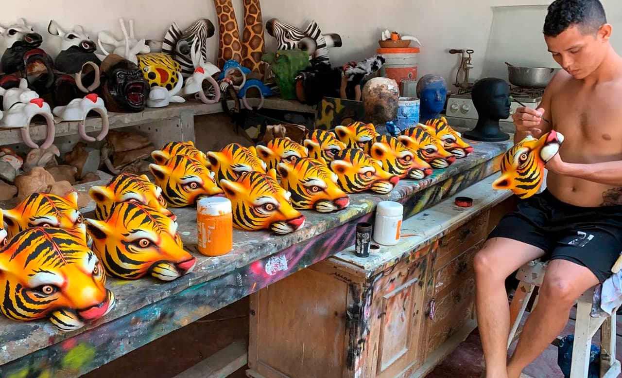 Los artesanos desconocen en cuál parte del show saldrán sus trabajos, pero lo que sí les consta es el compromiso de su compatriota por mostrar también el talento de ellos al mundo.