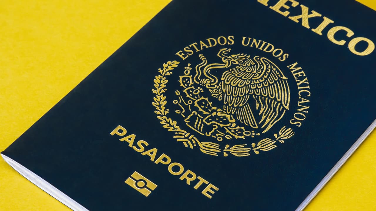 <h3 class="cms-H3-H3">En resumen 🇲🇽 </h3>👉🏻 
<b>Cuatro ciudades:</b> el Consulado Sobre Ruedas visitará Henderson, Arlington, Dublin y Fort Worth durante octubre.
<br>👉🏻 
<b>Primera parada:</b> estará en Henderson del 5 al 9 de octubre.
<br>👉🏻 
<b>Citas gratuitas:</b> se solicitan mediante MiConsulado, teléfono o WhatsApp al 1-424-309-0009.
<br>👉🏻 
<b>Trámites: </b>el consulado ofrece pasaporte, matrícula consular y credencial del INE, según disponibilidad.
<br>👉🏻 
<b>Última parada: </b>el recorrido de octubre terminará en Fort Worth del 26 al 30.