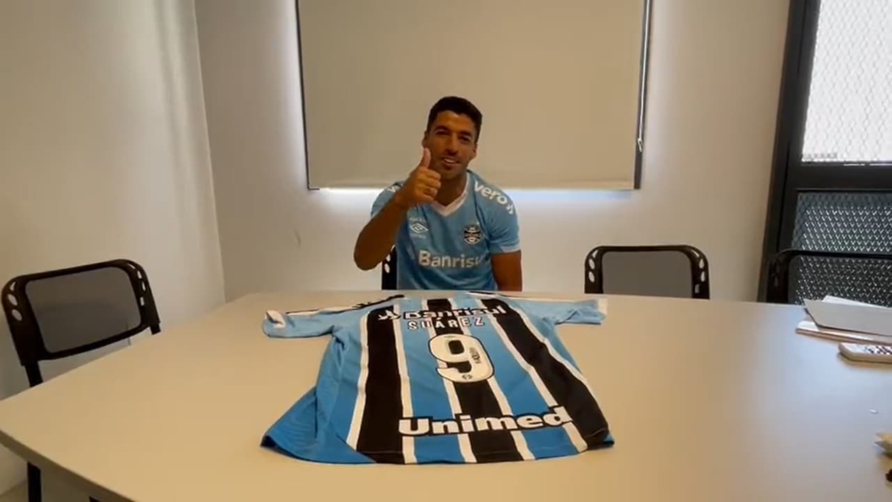 Luis Suárez es presentado como refuerzo del Gremio