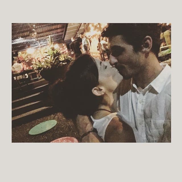 A minutos de recibir el año nuevo Alberto le escribió a Zuria, “gracias amor de mi vida por un gran año a tu lado, por todo lo que te aprendo, por todo el amor que eres capaz de dar y provocar y recibir. Que nos sea un gran año juntos, nuestra familia, nuestra vida, siempre juntos…Te amo”.