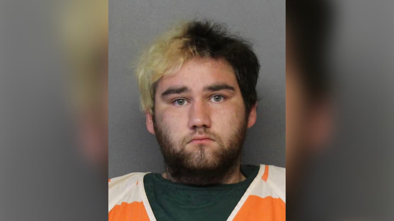 Una joven identificada como Isabella Cimetta, de 19 años, 
<a href="https://www.univision.com/local/houston-kxln/acusan-a-hombre-de-matar-a-una-amiga-tras-una-discusion-en-el-texas-renaissance-festival" target="_blank">murió de un disparo en su estómago en el Texas Renaissance Festival. </a>Oficiales del condado Grimes informaron que Sean Campbell, de 22, fue arrestado y acusado por la muerte de la chica. Ambos habrían ido al festival junto a un grupo de amigos. Al paecer, el incidente ocurrió cuando tuvieron una discusión.