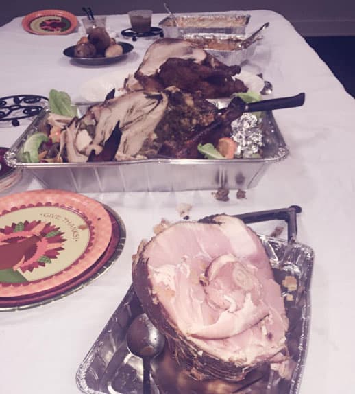 Y éste es el festín de la ex Miss Universo.