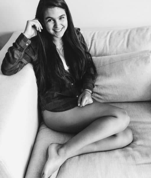 Esa sonrisa cautivó a su novio Pedro Ojeda, con quien tiene más de un año de relación a pesar de la distancia.