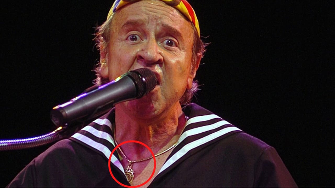 Medallón de Carlos Villagrán