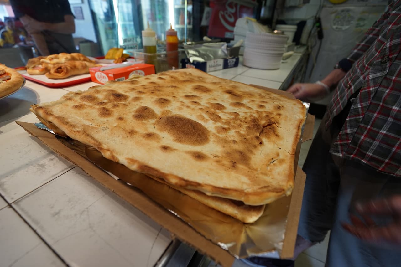 La novedosa pizza es una propuesta ingeniosa para reducir el uso de cajas.