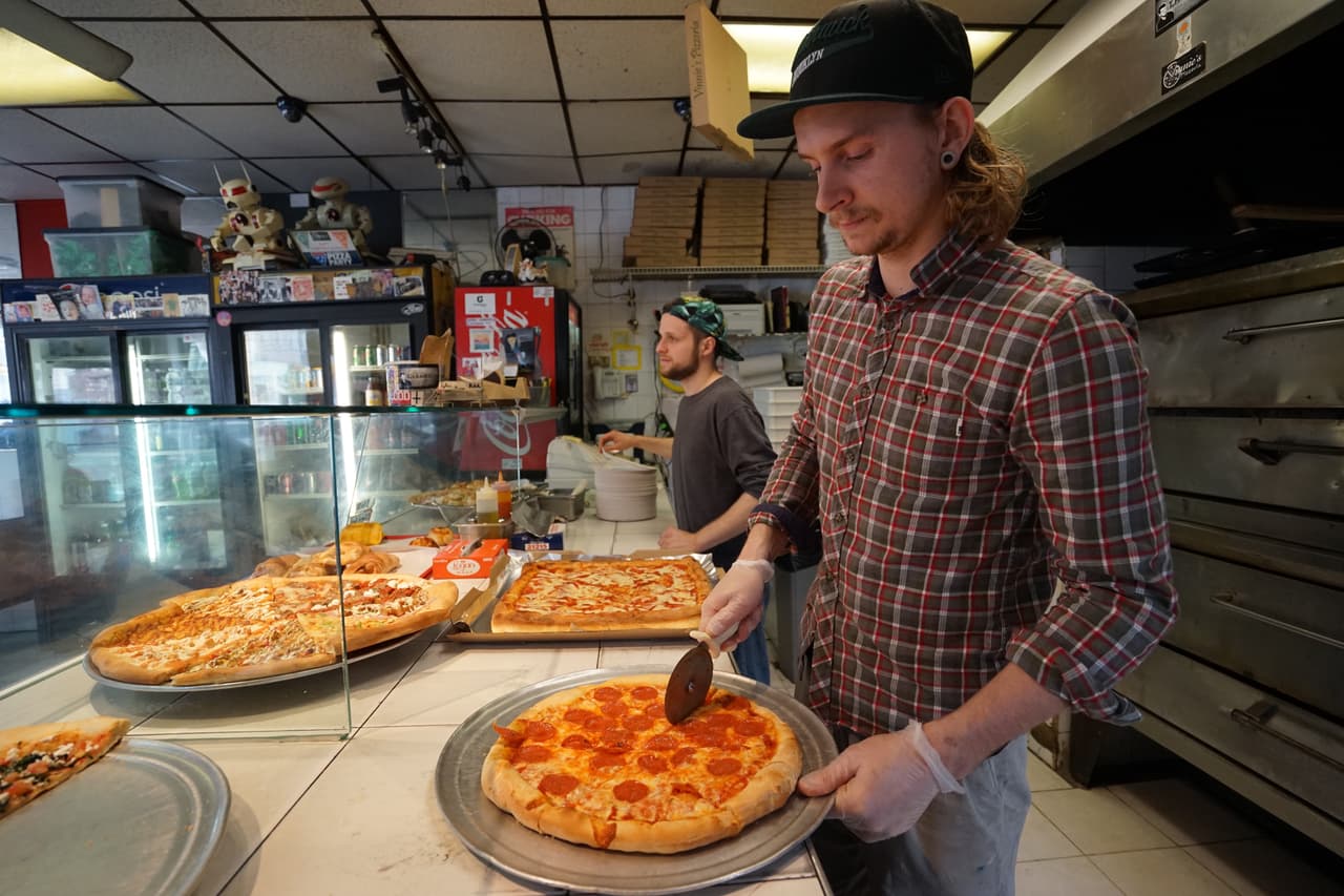 La PizzaBoxPizza tiene tres pizzas en una.