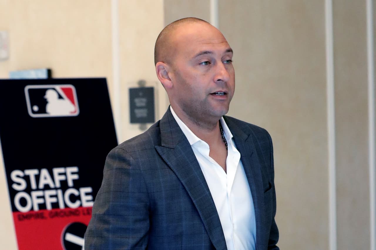 Derek Jeter se recorta salario durante la crisis por coronavirus