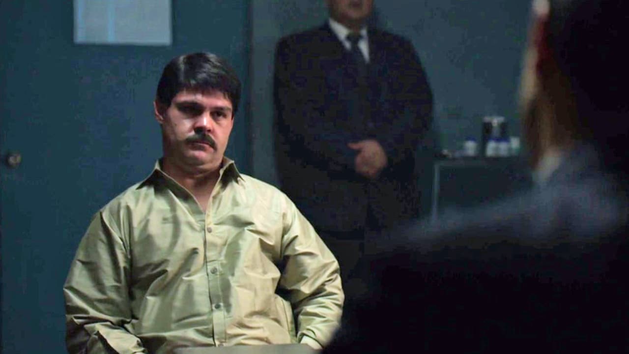 'El Chapo' meets with three DEA agents in Puente Grande and lets them know that he can turn Avendaño brothers in if their government stop the extradition request. But the agents didn’t show any interest or willingness to make deals, which causes him a lot of frustration.
