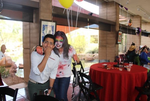 ¡Así es como Univisión Arizona celebra el Halloween!  Dulces, calaveras, disfraces y mucha diversión. 