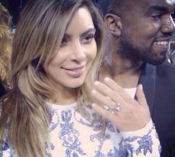 Otro de los 'happy moments' de Kanye fue cuando le propuso matrimonio a Kim.