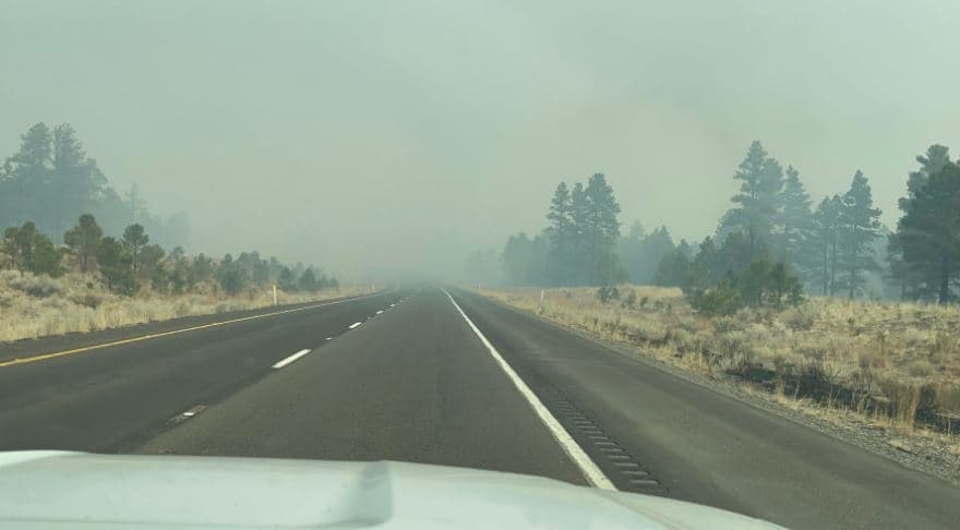 El Servicio de Parques Nacionales dijo que el 
<b>Monumento Nacional del Volcán Sunset Crater, cerca de Flagstaff, se "quemó en su totalidad"</b>. "También pudimos evacuar con éxito todos los artículos culturalmente importantes del centro de visitantes. Para aquellos que estaban preocupados, la pintura de Kabotie, la roca de maíz, la muñeca Qa'na Katsina y otros artículos están a salvo".
