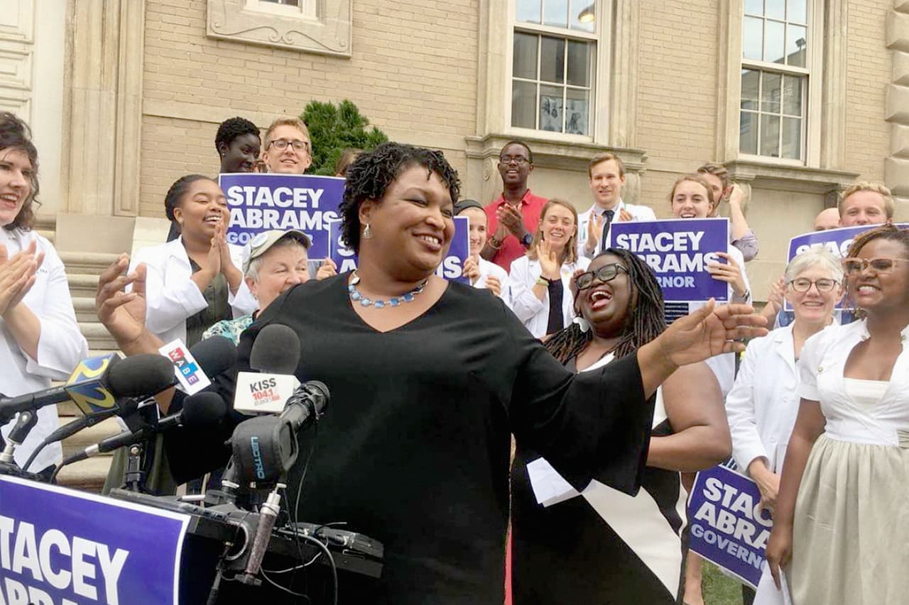 <b>Stacey Abraham. </b>Abogada y líder de la minoría en la Cámara de Representantes de Georgia, ganó cómodamente la candidatura a la gobernación por el Partido Demócrata. Competirá en noviembre con el republicano Brian Kemp. De ganar, sería la primera mujer afroestadounidense en ser elegida gobernadora de ese estado.