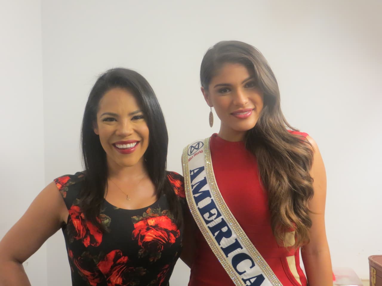 Y con Erika Pino hasta compartió camerino.