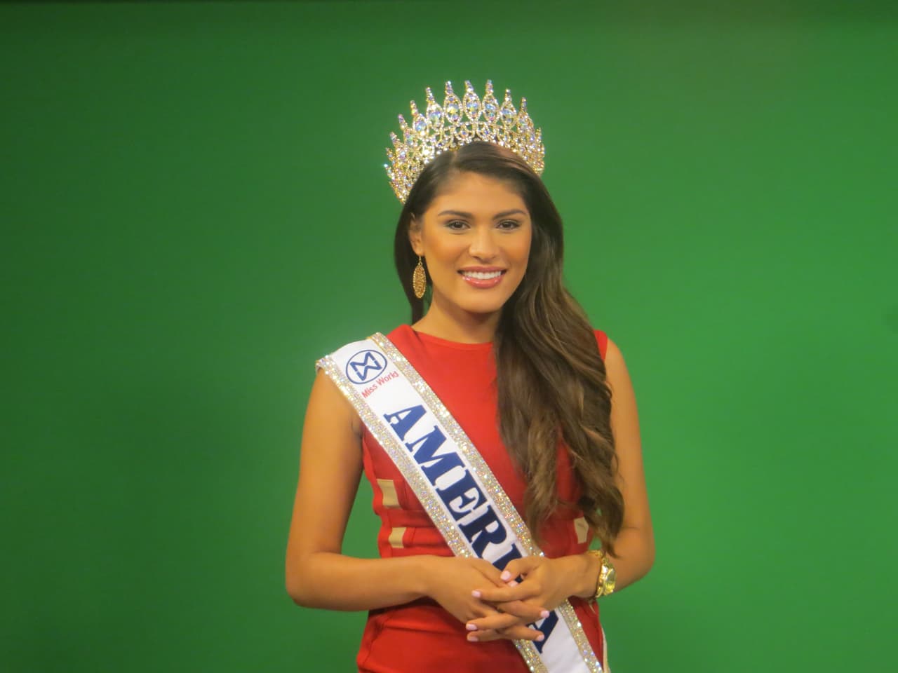 La guapa joven de 19 años deslumbró con su belleza.