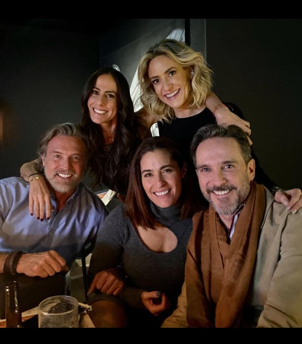 Soler y Mercado salieron a cuadro para dar a conocer lo que sucede entre ellos luego de que horas antes la revista TVNotas dio a conocer en sus ediciones digital e impresa que los dos tenían un romance. 
<br>