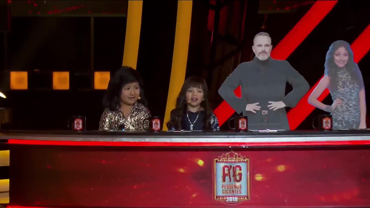 Mini Albertano y mini Vero evaluaron las habilidades de los bailarines Rubén y Mariana (de Danna y los Súperfashion) y Flor y Yahir (de Mateo y los Súpersabios).