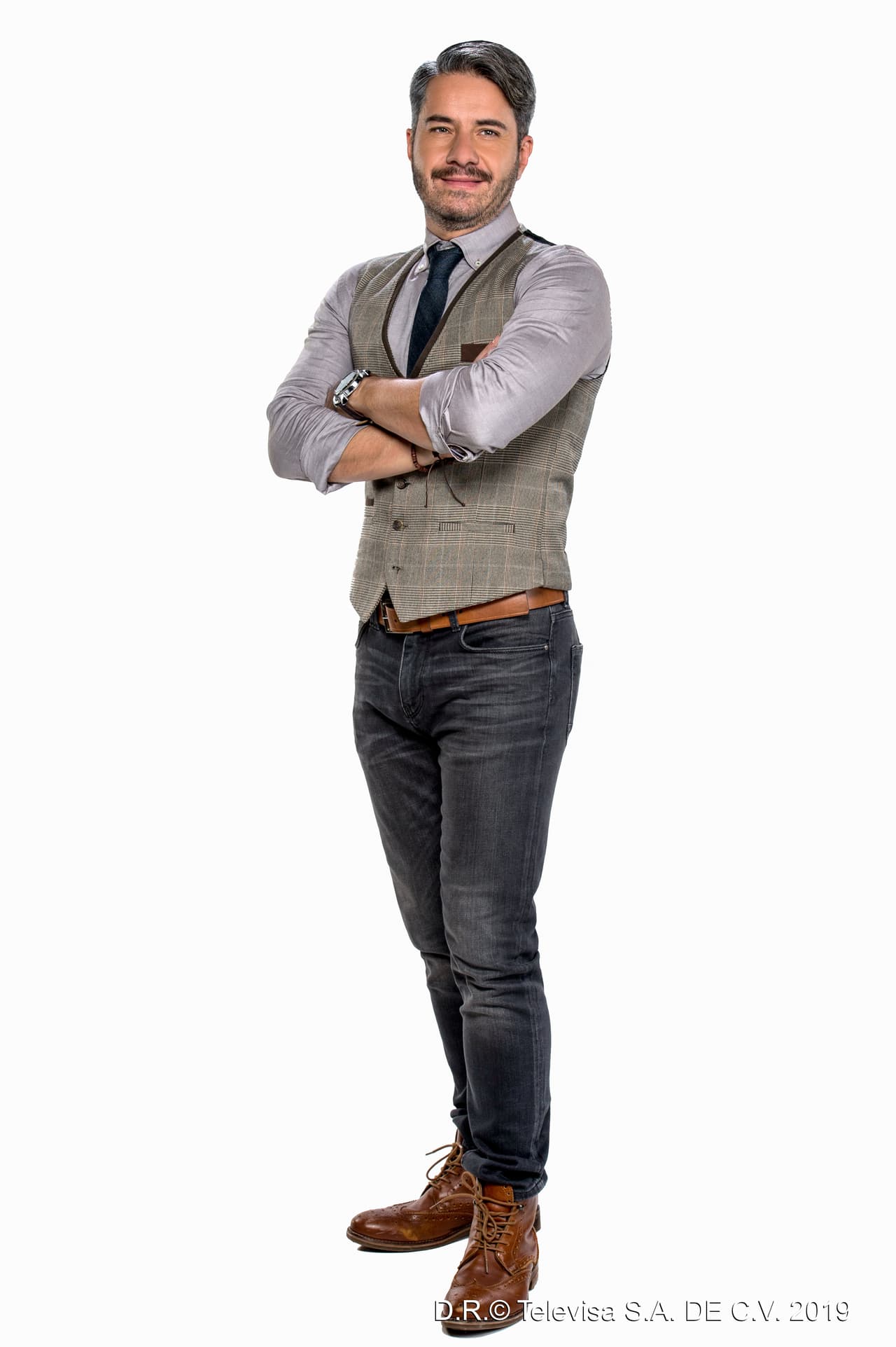 Moisés Arizmendi interpreta a Luis Enrique, el exnovio de Lorenza. A pesar de haber engañado a Lorenza con su propia hermana, la vida le da la oportunidad de enmendar el daño al utilizar su habilidad con los niños y ayudarla a cuidar a Emiliano. 
<br>