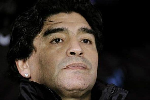 Maradona estuvo varias veces al borde de la muerte a causa de su adicción a la cocaína. Hoy en día asegura haber superado su adicción.