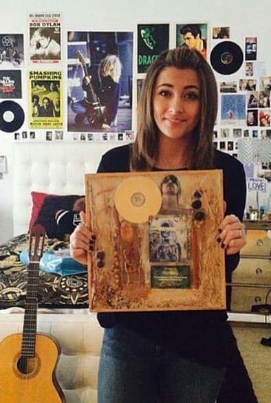 Compartiendo el arte que le encanta.