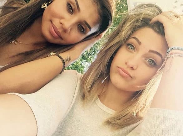 Sus primos y primas siempre han estado para ella.