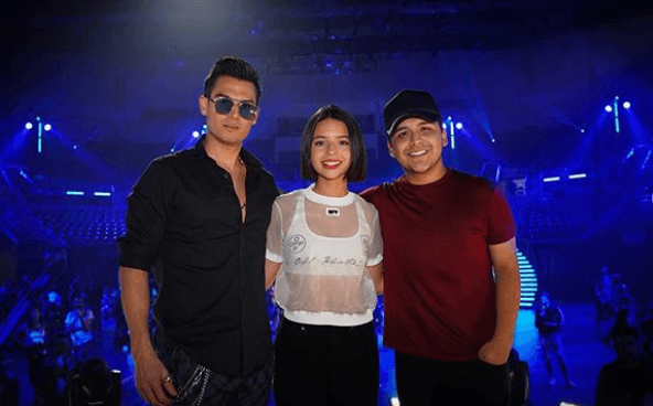 Pipe Bueno, Christian Nodal y Angela Aguilar se unieron para derrochar talento. ¡No te puedes perder su actuación!